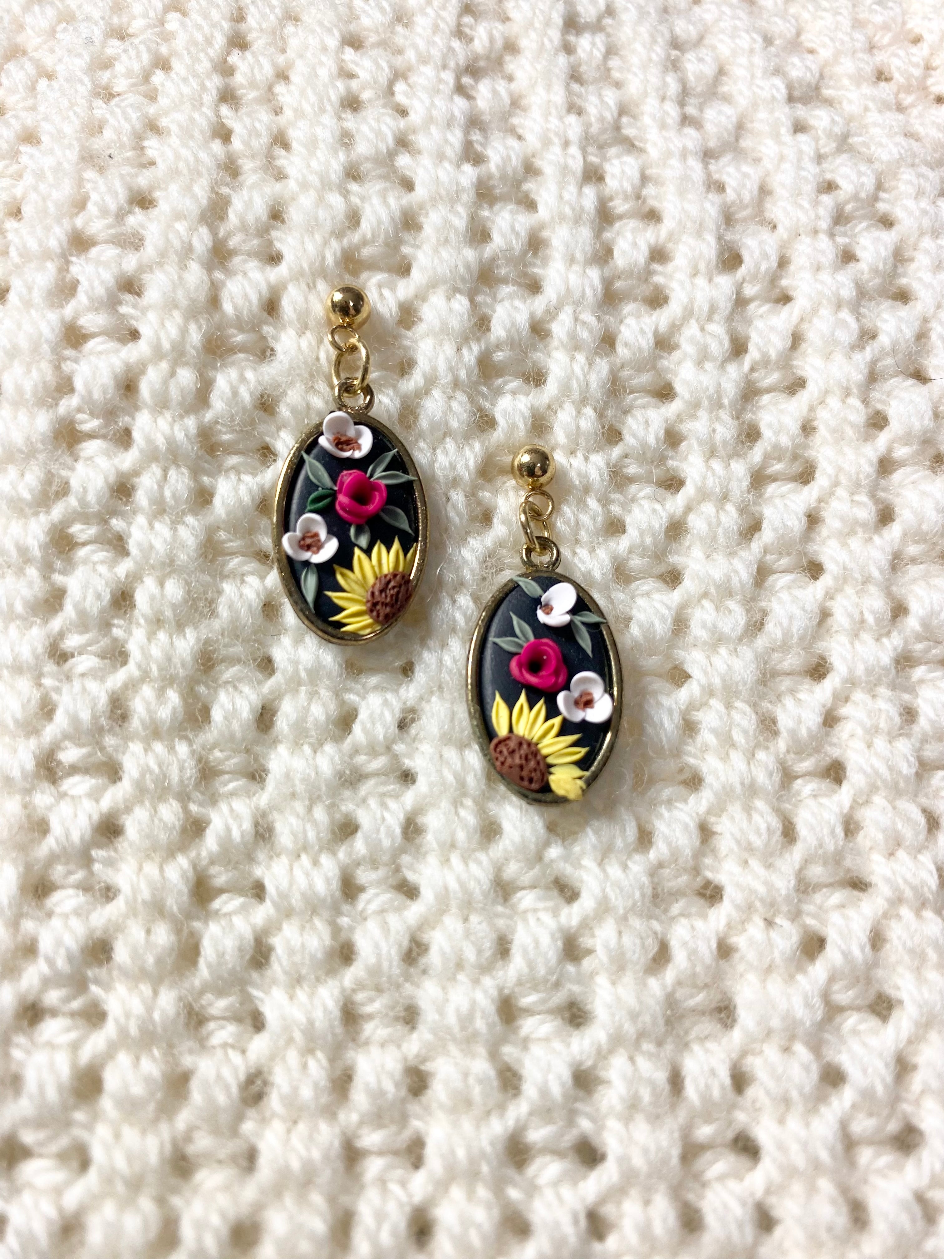 Mini black Earrings