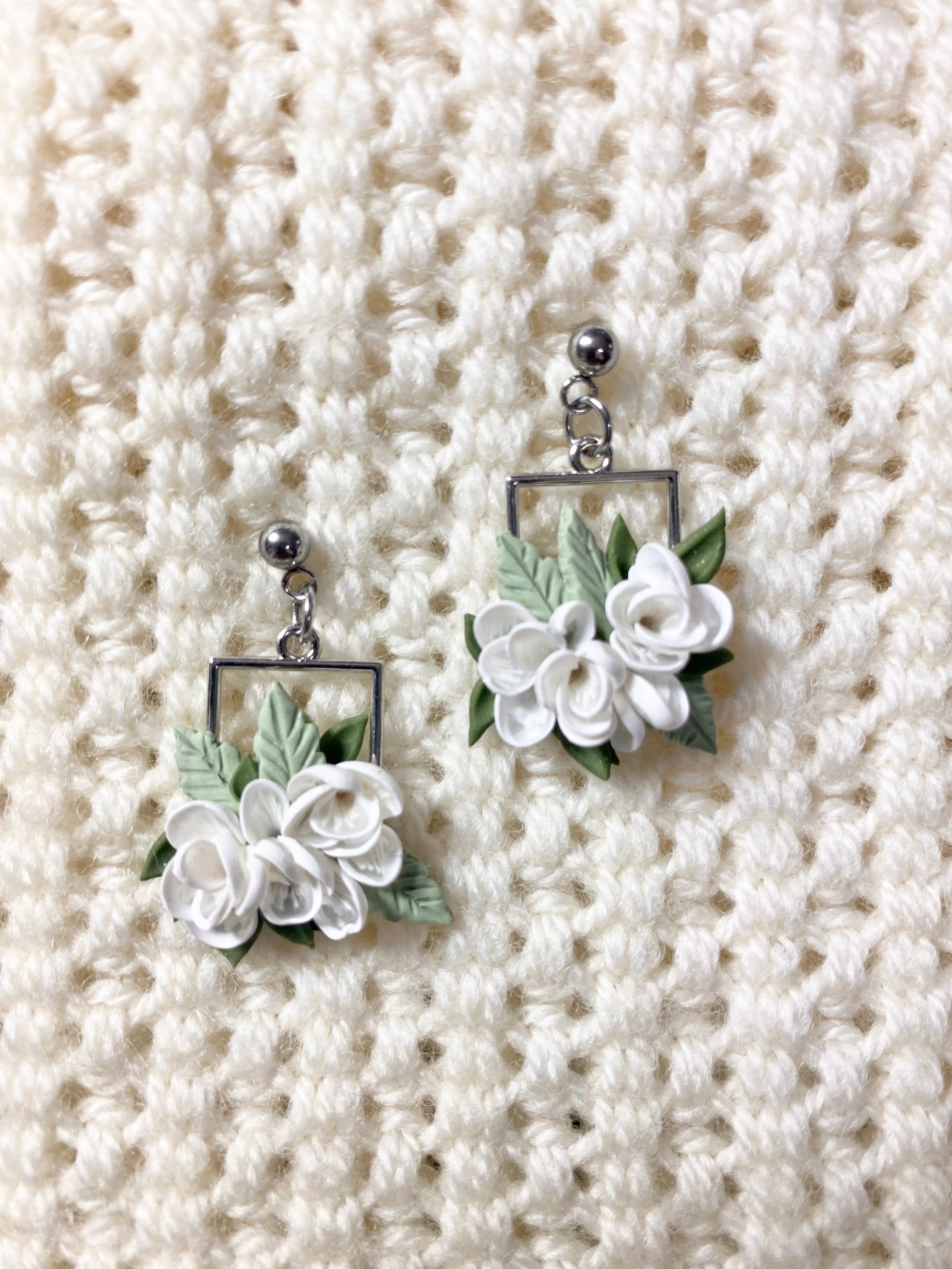 White flowers Earrings