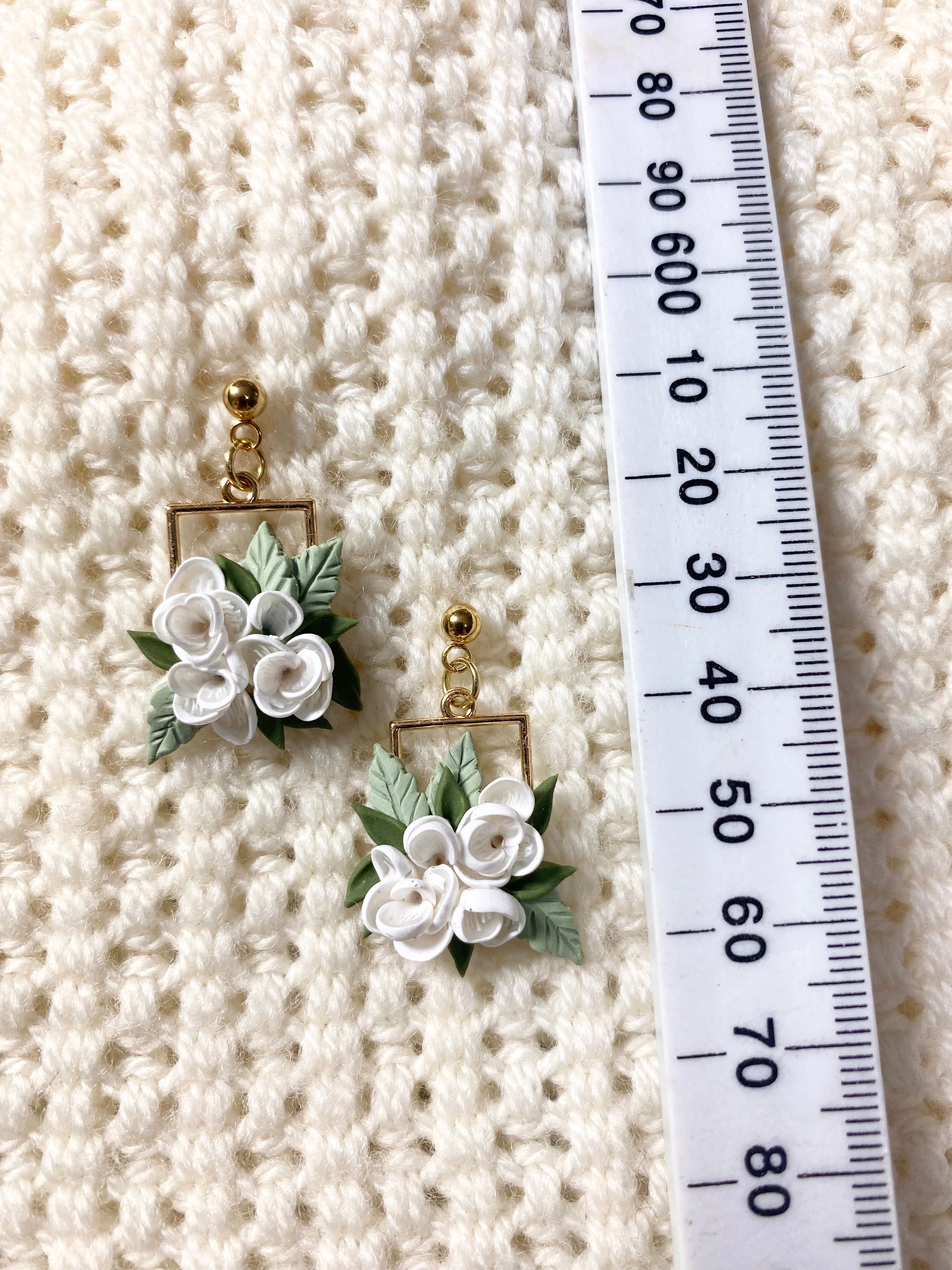 White flowers Earrings