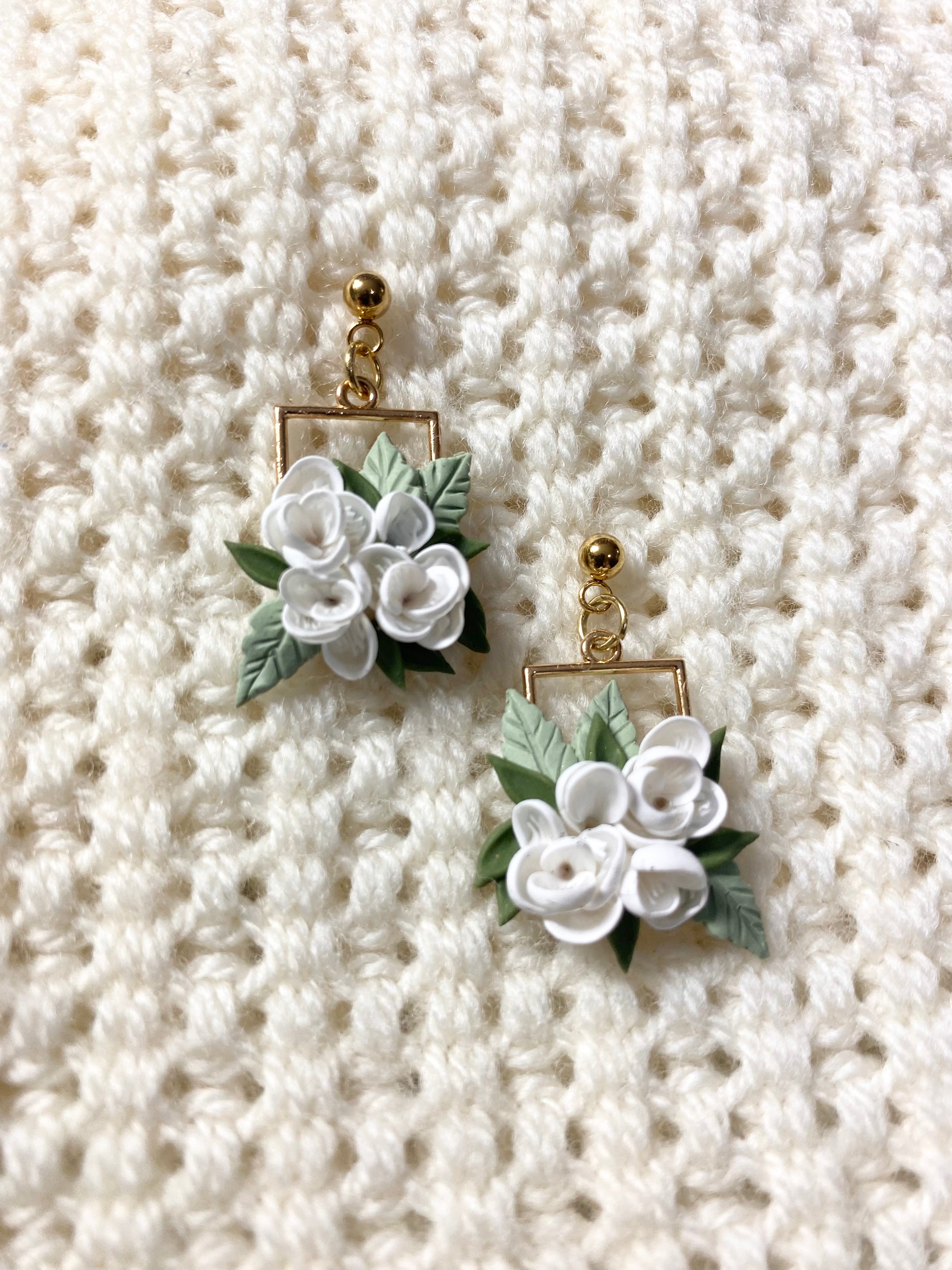 White flowers Earrings