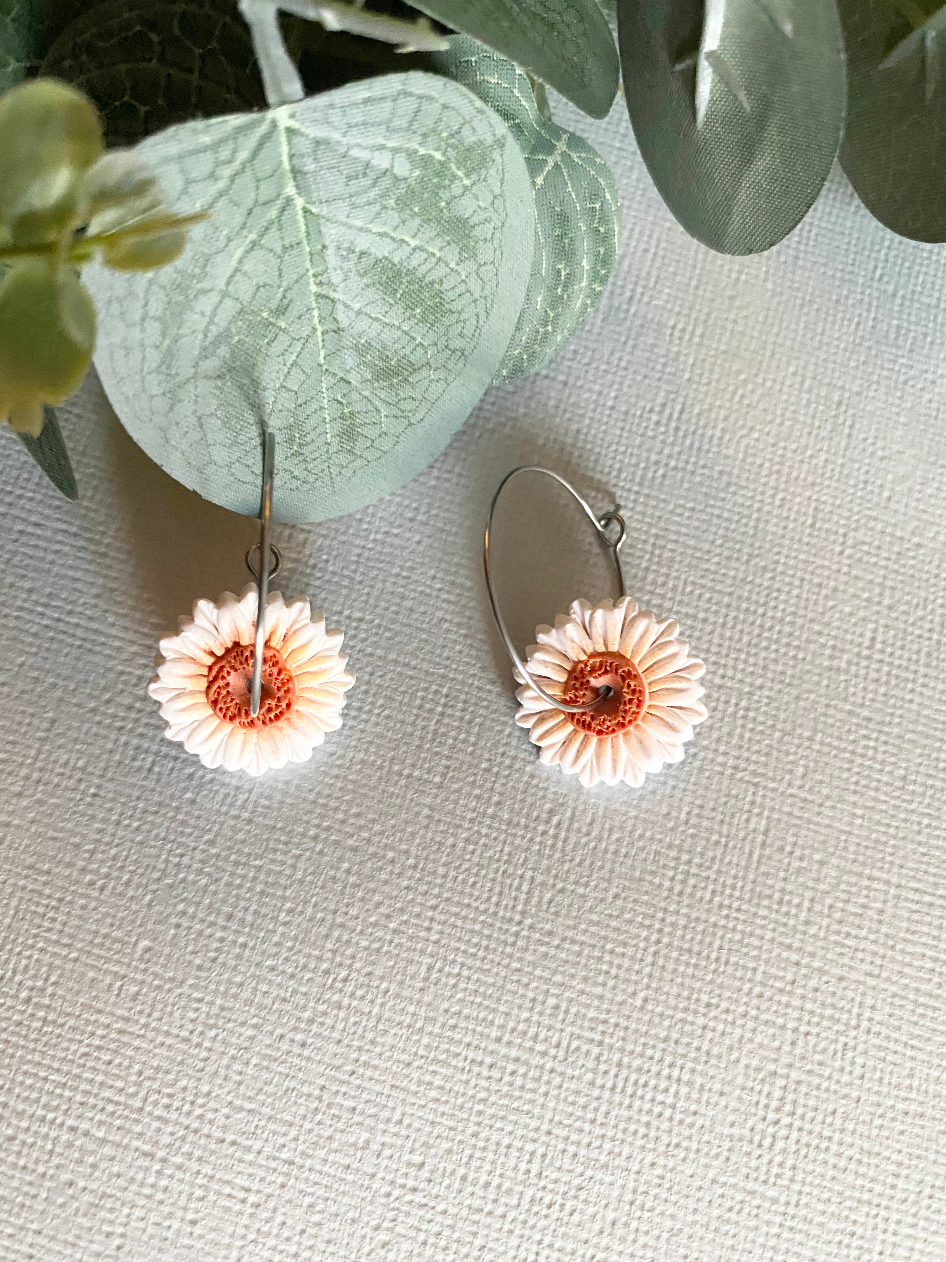 Daisy Floral hoop