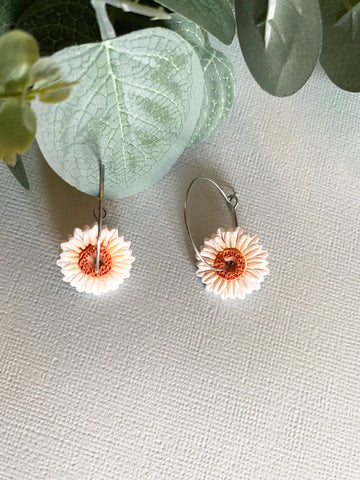 Daisy Floral hoop