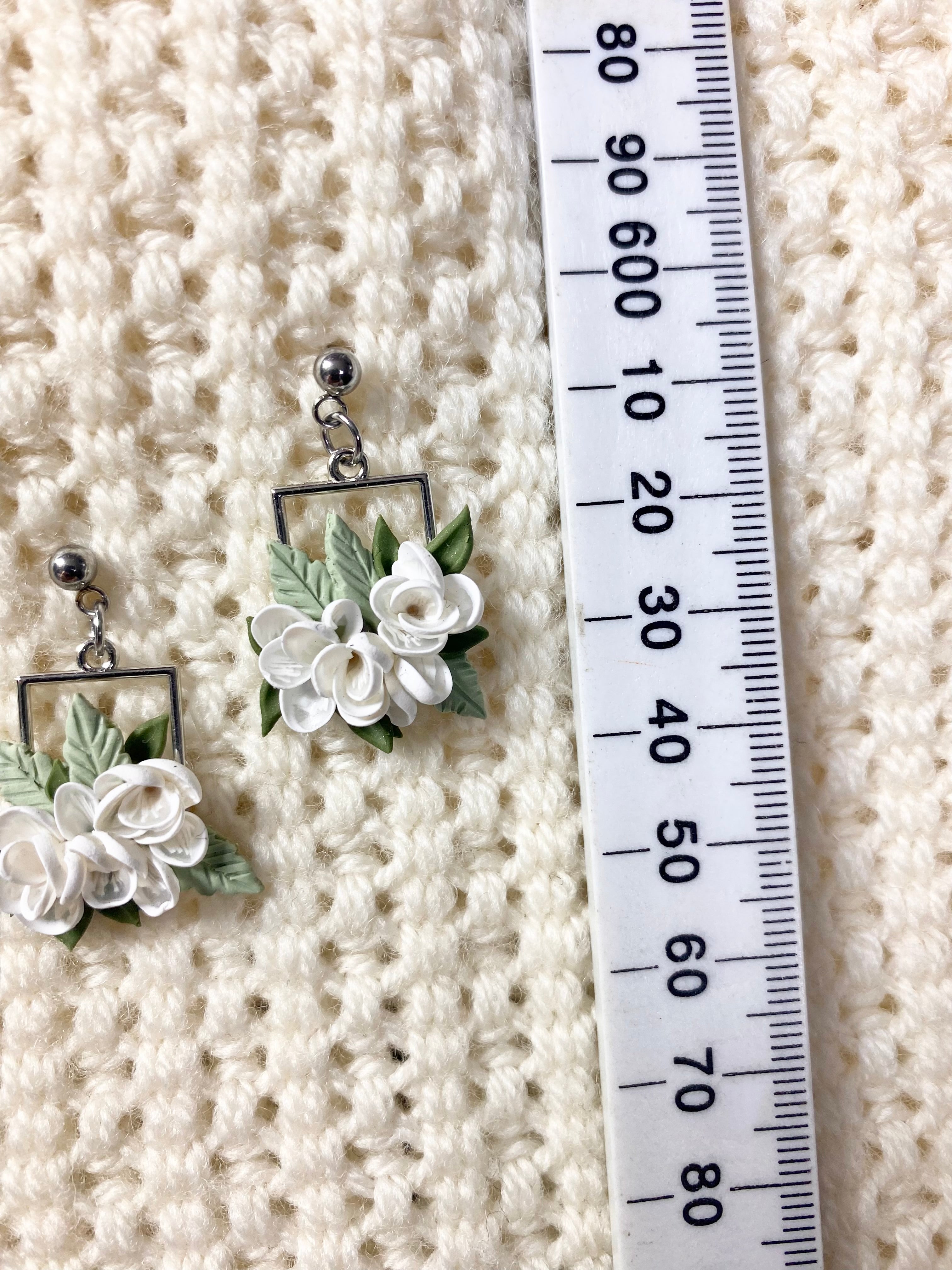 White flowers Earrings