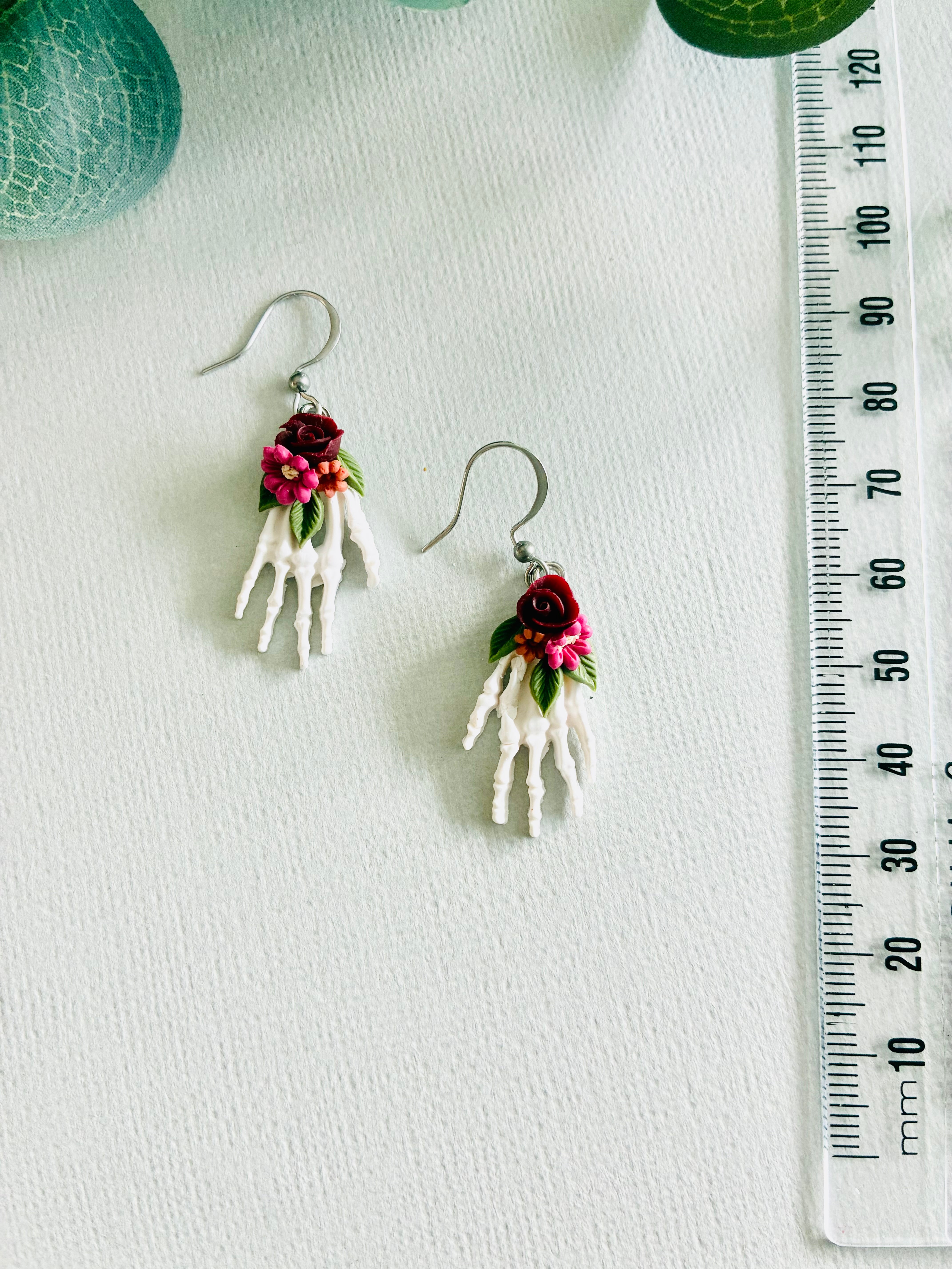 Floral Sculls hand Earrings (mini)