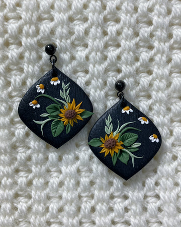 Sunflower daisies black Earrings