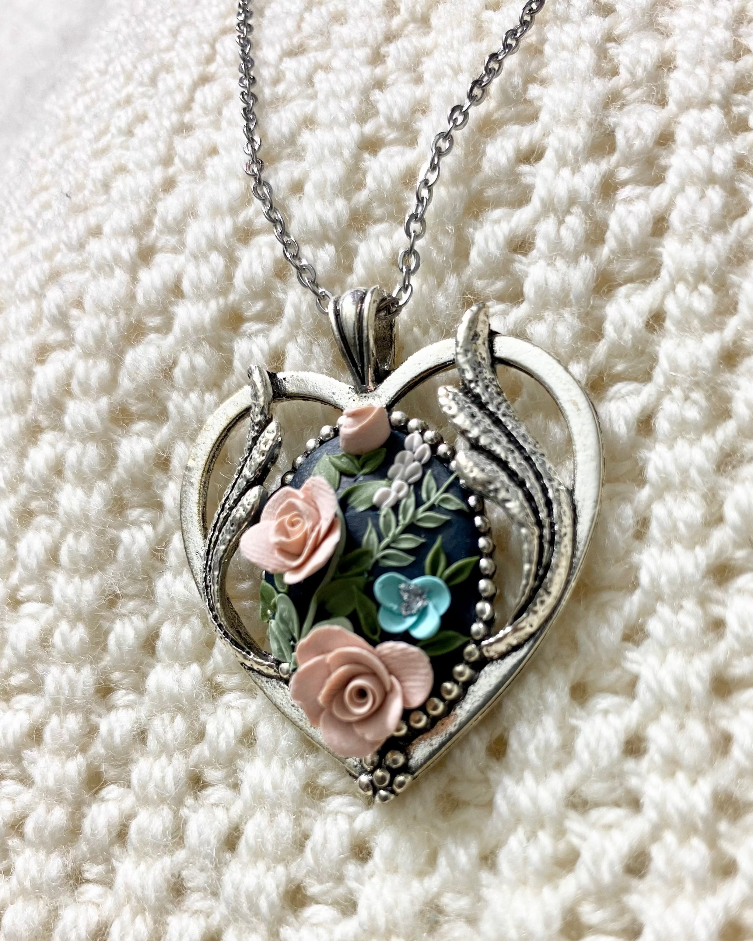 Antique Pendant heart pink