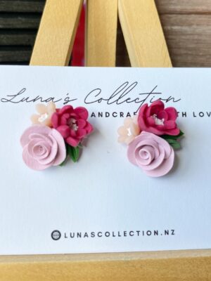 Mini floral earring