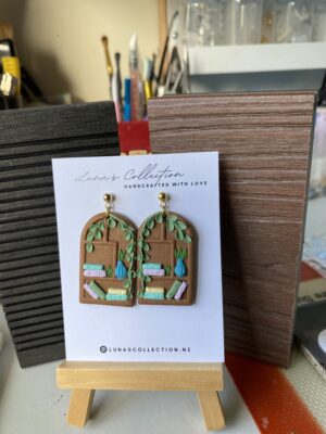 Book shelf earrings